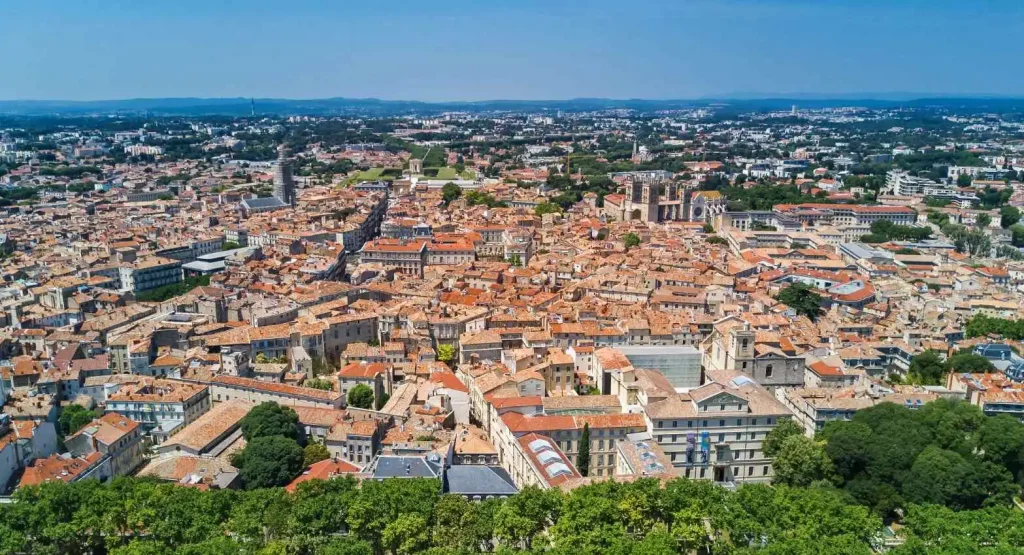 Vue aérienne du centre-ville de Montpellier, un secteur attractif pour investir dans un appartement à rénover